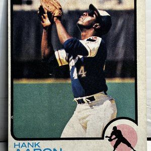 1973 Topps #100 Hank Aaron No Creases Great Color,  Atlanta Braves Card Baseball